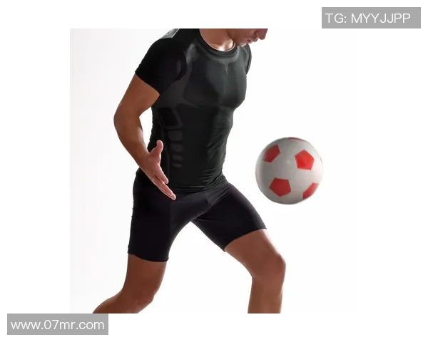 足球队训的科学管理与团队协作提升运动员竞技水平的有效策略